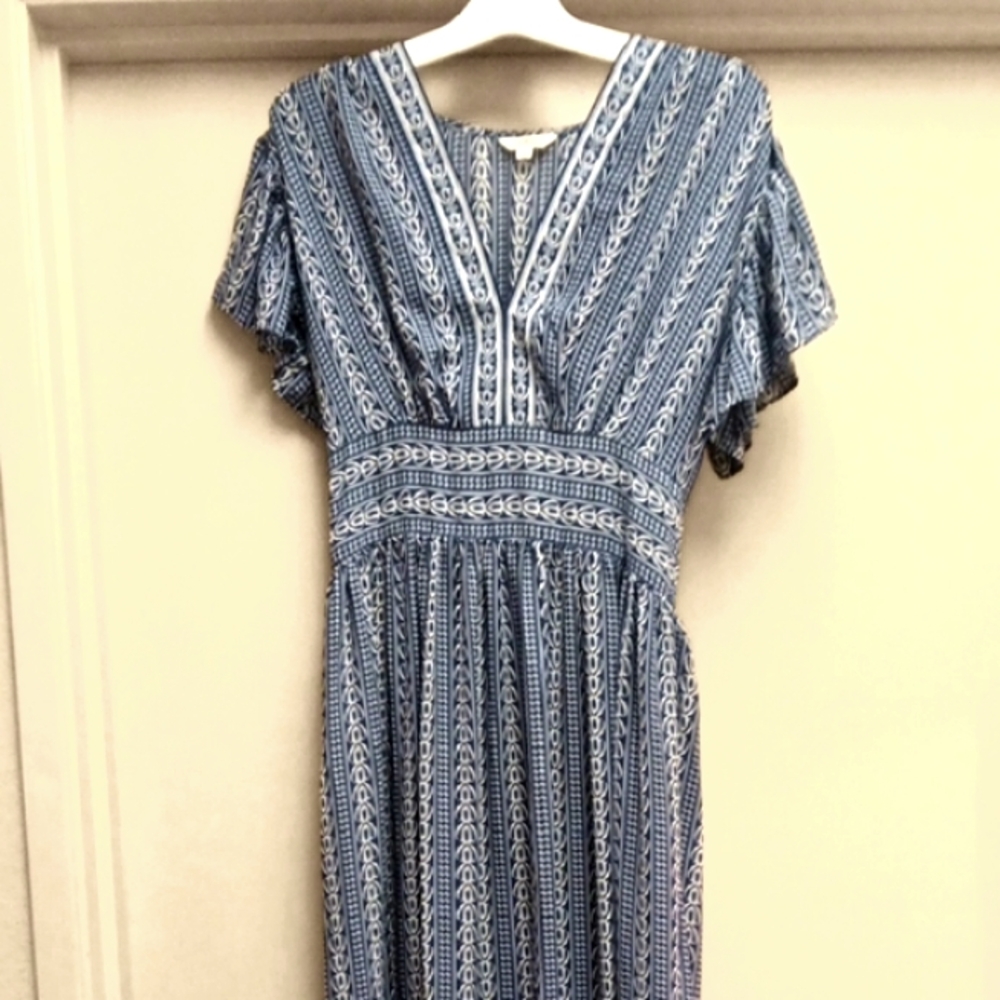 Max Studio📌 Blue and White Flutter Sleeve V-Neck Dress, Size S, Mint Condition